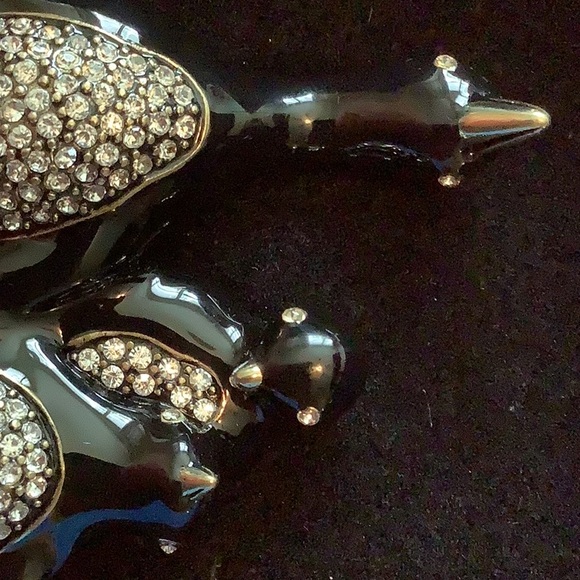 Heidi Daus Just Chillin' trio penguin's pin - Picture 3 of 7